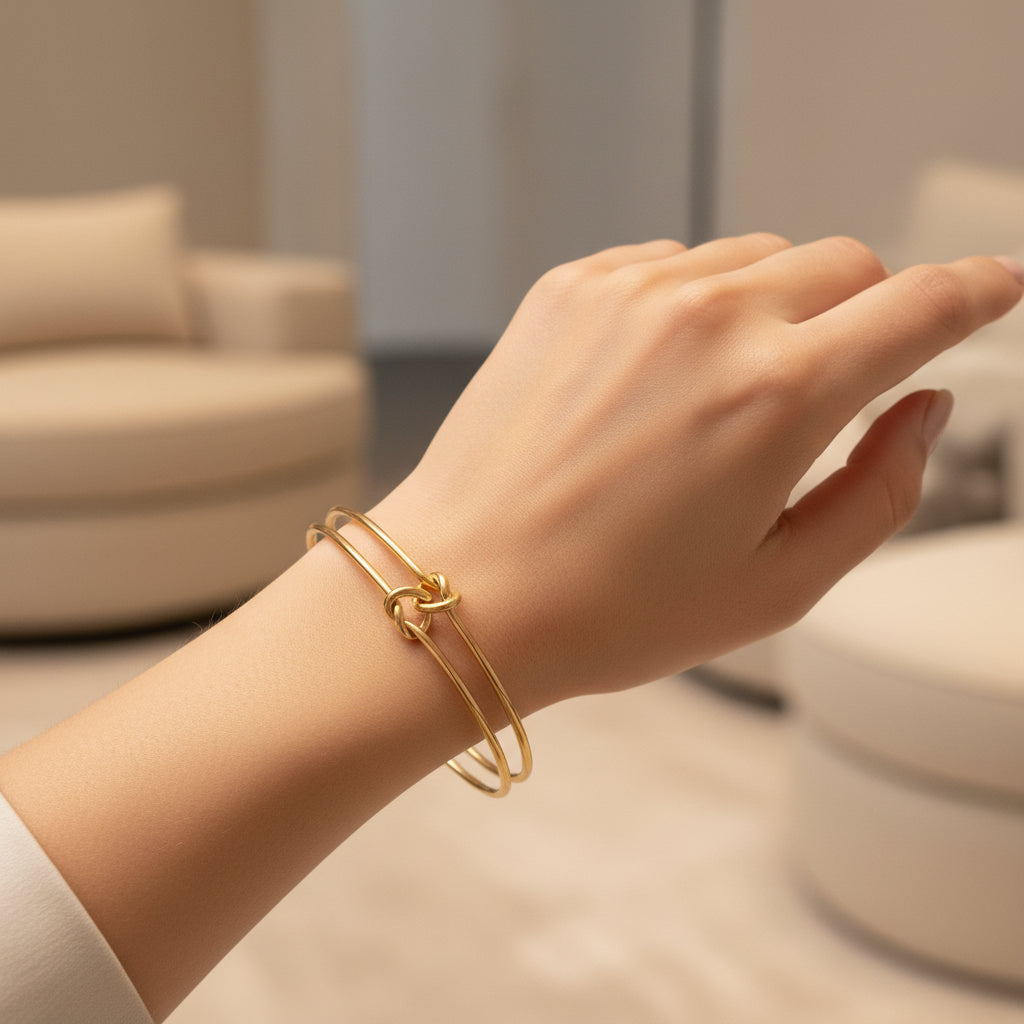 Bracciale rigido con nodo