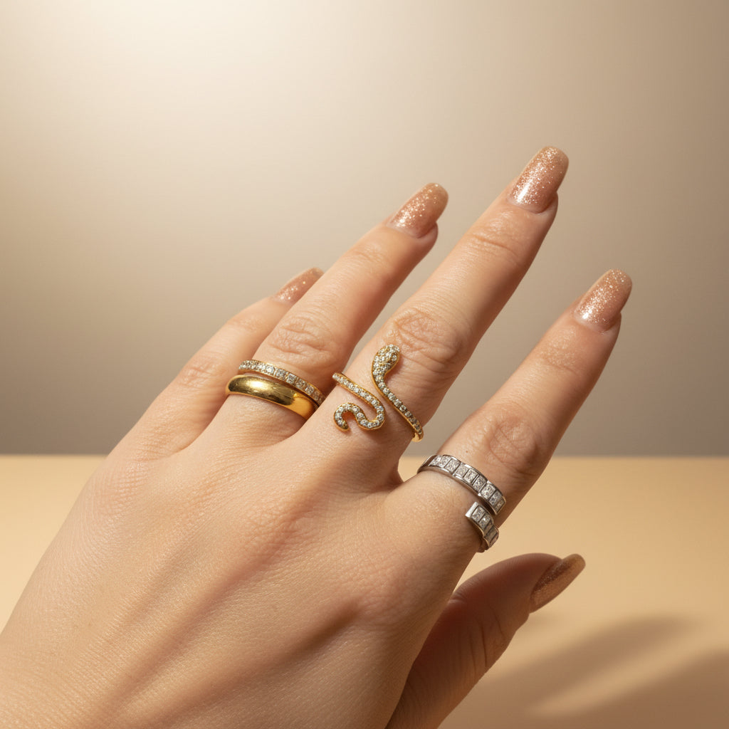 Anello regolabile snake con strass