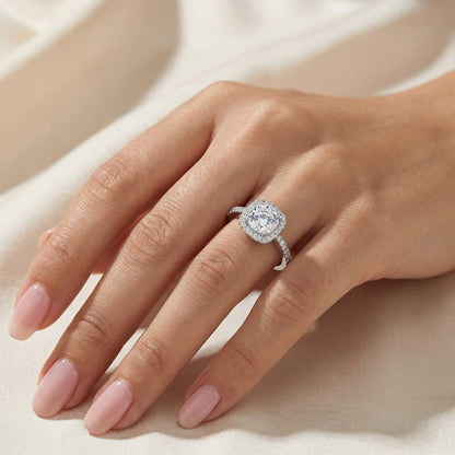 Anello "Luce Imperiale" – Solitario Halo