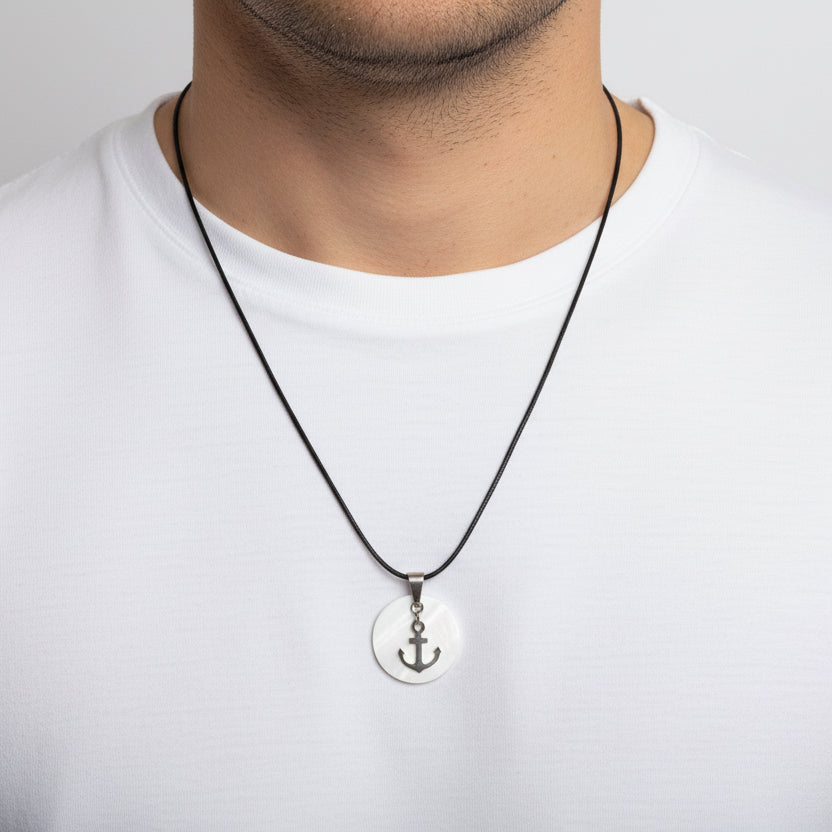 Collana NAVY SHIELD – Pendente Nautico in Resina e Acciaio | Eldra Milano