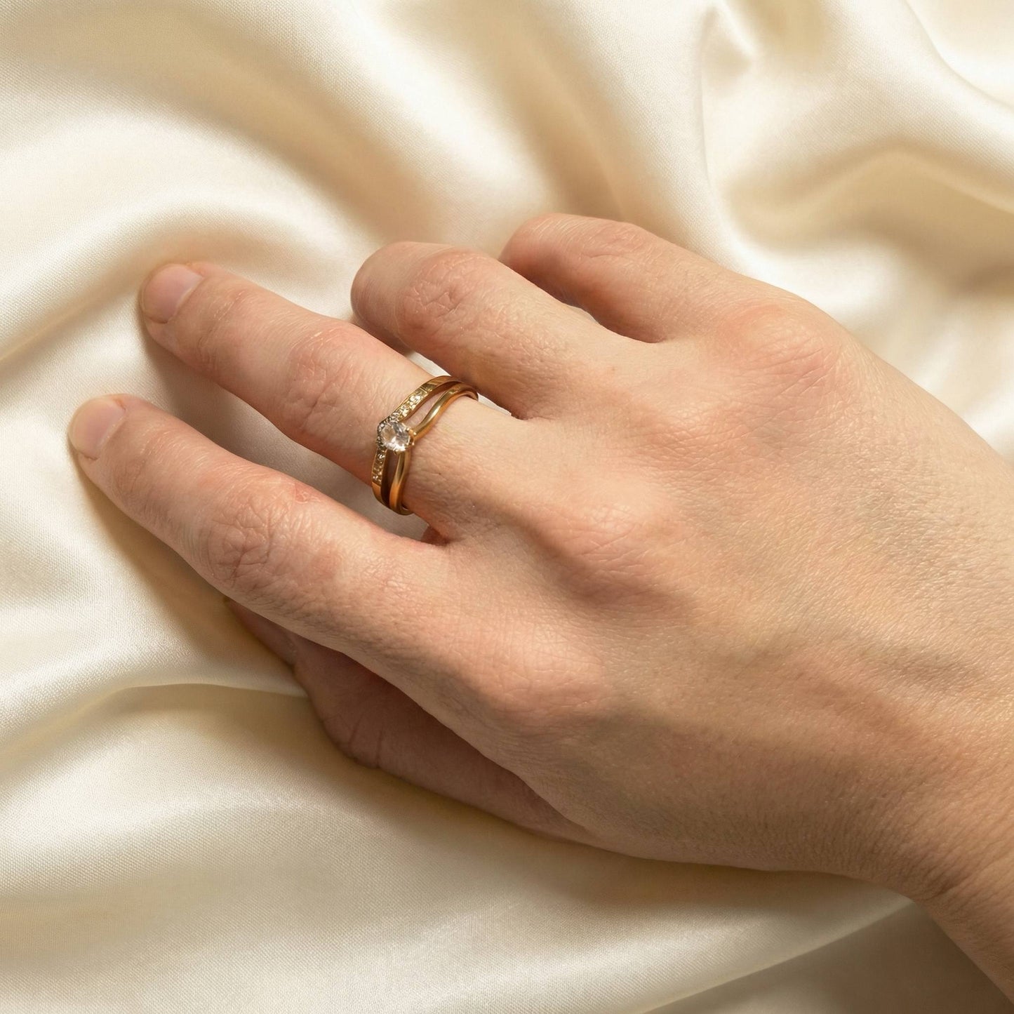 Anello "Aura" - Abbraccio di luce