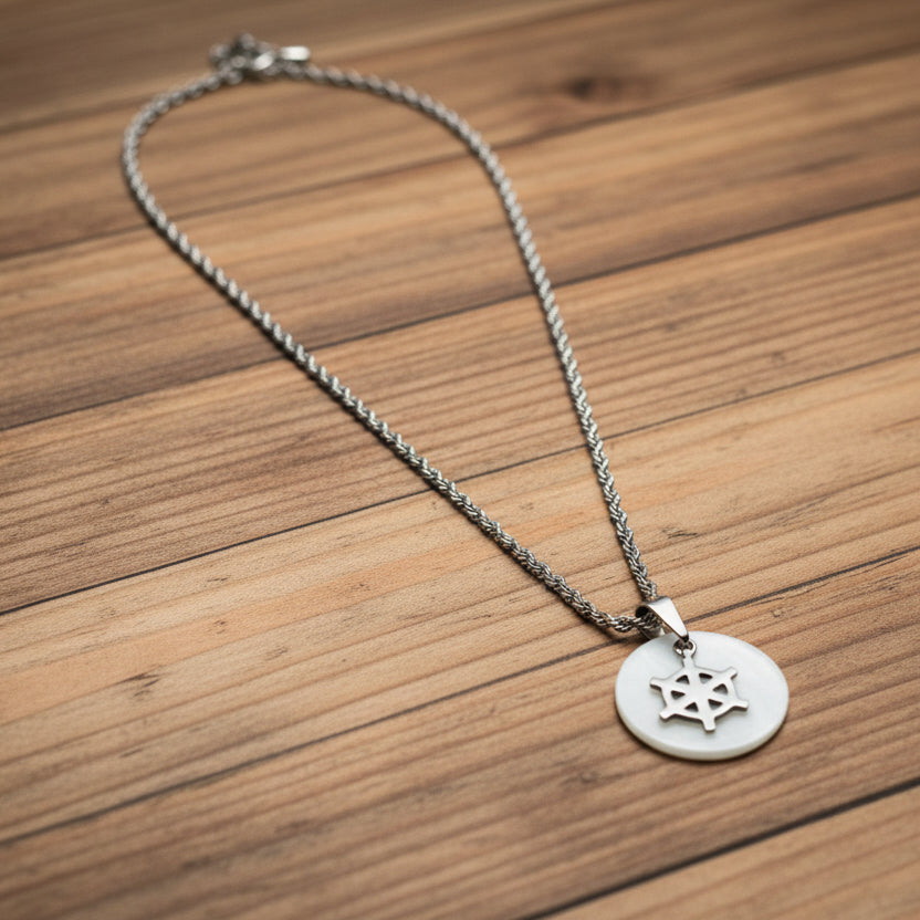 Collana NAVY SHIELD – Pendente Nautico in Resina e Acciaio | Eldra Milano