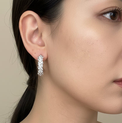 CRYSTAL HALO – Orecchini a Cerchio 20mm in Acciaio con Cristalli – Eldra Milano