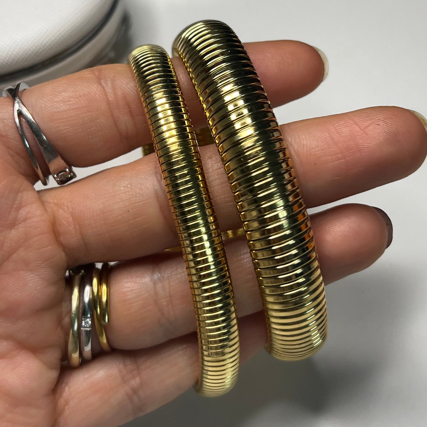 Bracciale Rigido ELASTIC – Maglia Tubogas Gold Finish | Eldra Milano