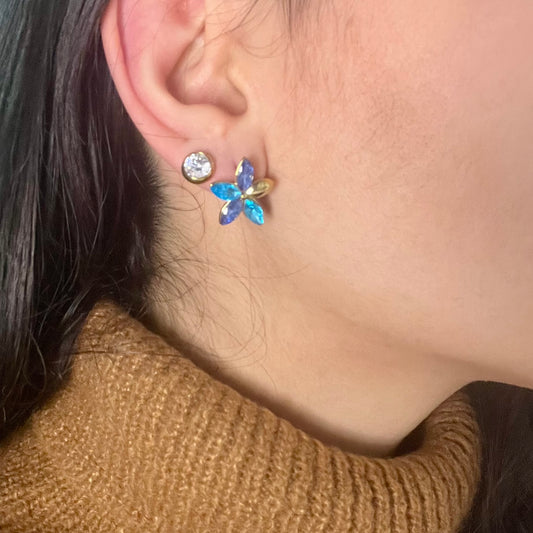 Orecchini a Lobo PETAL BLOOM – Design a Fiore con Punti Luce Multicolore in Acciaio Inox | Eldra Milano