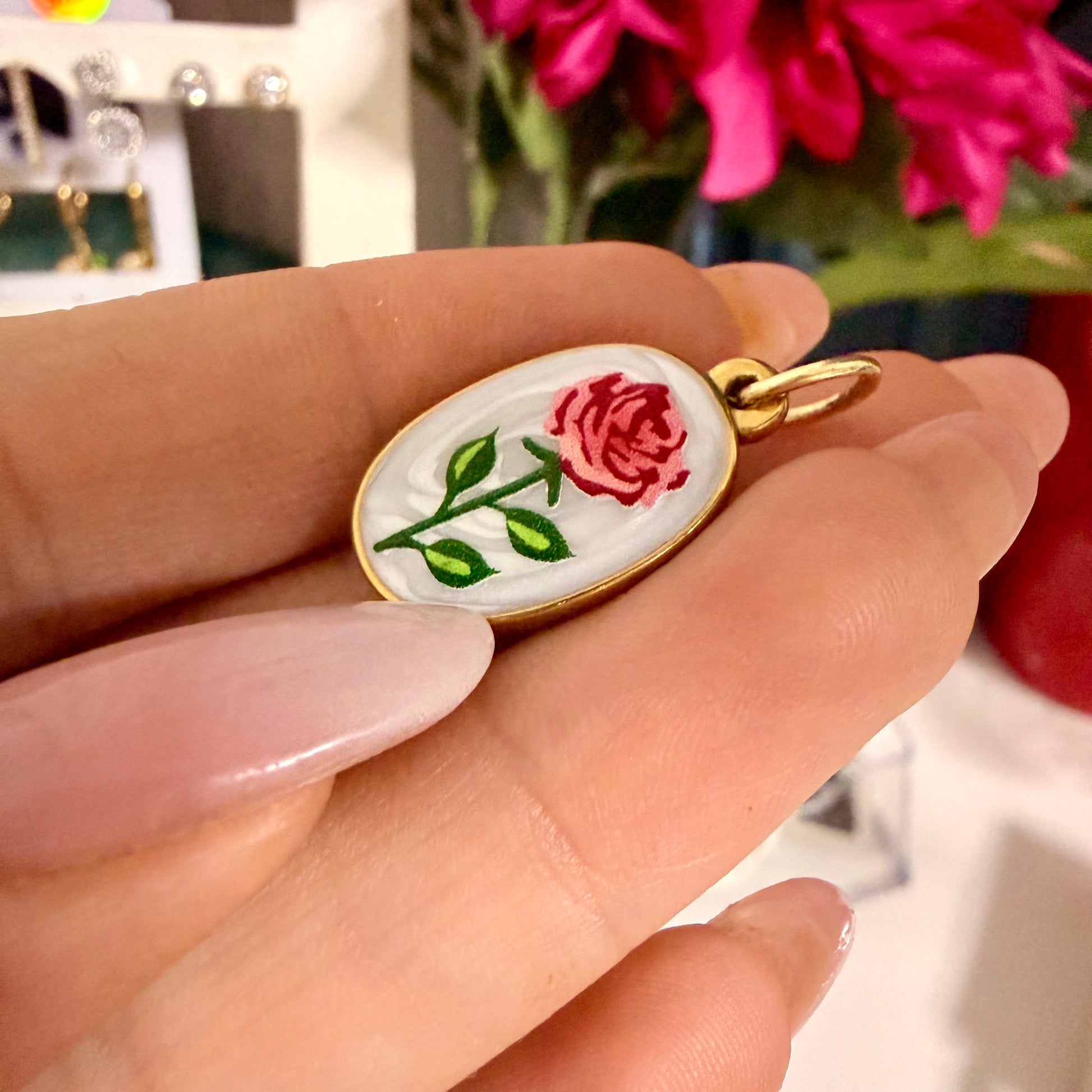 Charm rosa incantata