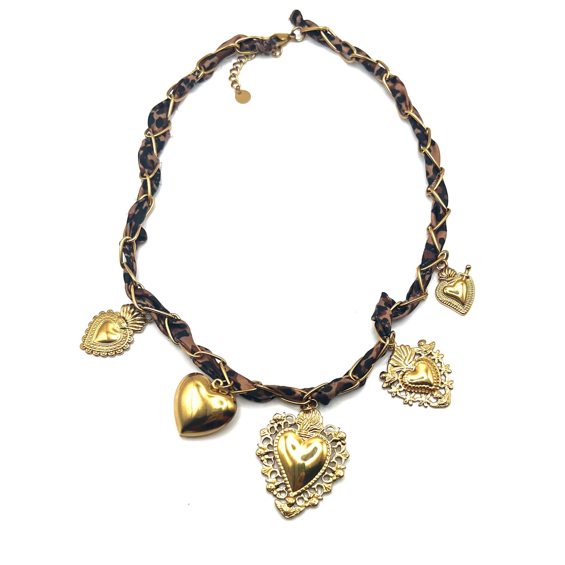 Collana WILD HEART – Girocollo in Acciaio Inox Oro con Cuori Sacri e Intreccio Leopardato