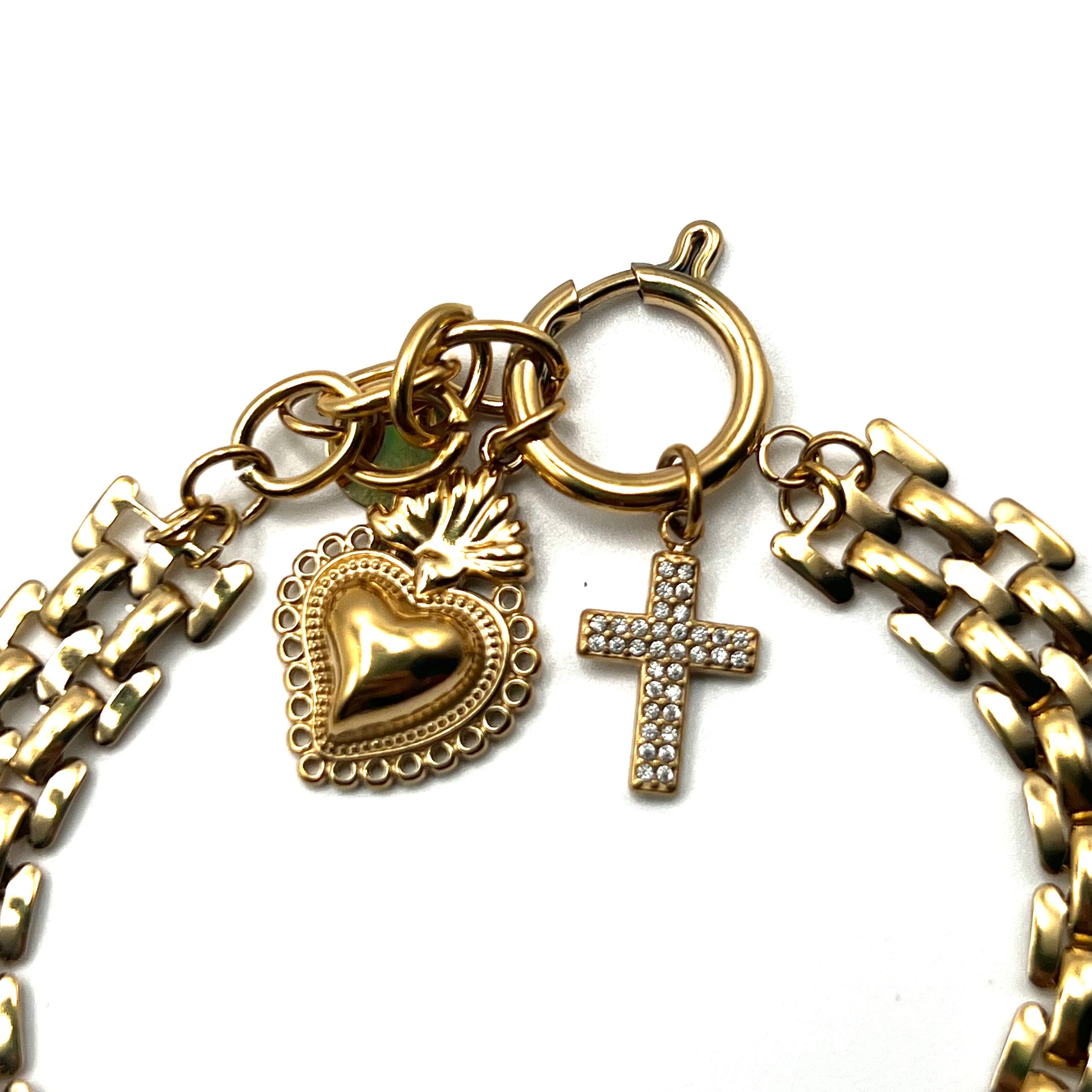 Bracciale SACRED BRICK – Maglia Mattoncino con Charms Cuore Sacro e Croce in Acciaio Inox Oro