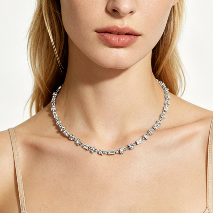 Collana choker luce geometrica