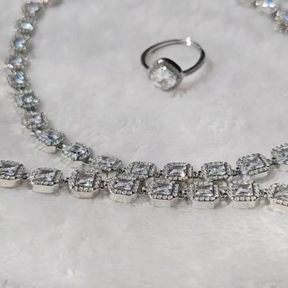 Anello "Luce Imperiale" – Solitario Halo